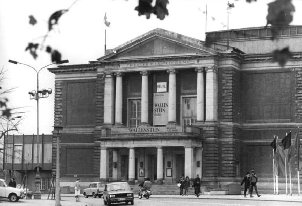 Theater des Friedens Halle (Saale) 1986, 1884-1886 erbaut als Stadttheater, 1951-1968 Landestheater, seit 1992 Opernhaus, Foto: Thomas Lehmann, Quelle: Bundesarchiv Bild 183-1986-1008-032