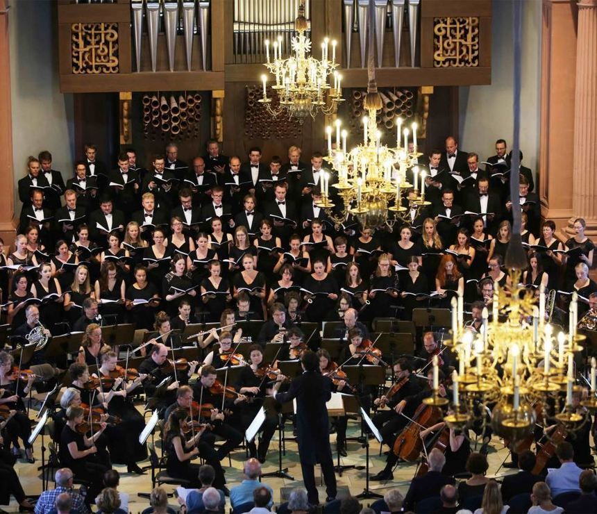 Die Jenaer Philharmonie mit dem Monteverdichor in Würzburg