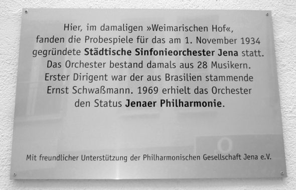 Gedenktafel, angebracht zum 80. Jubiläum der Jenaer Philharmonie 2014, Unterm Markt 4, Jena, Foto: JenaKultur