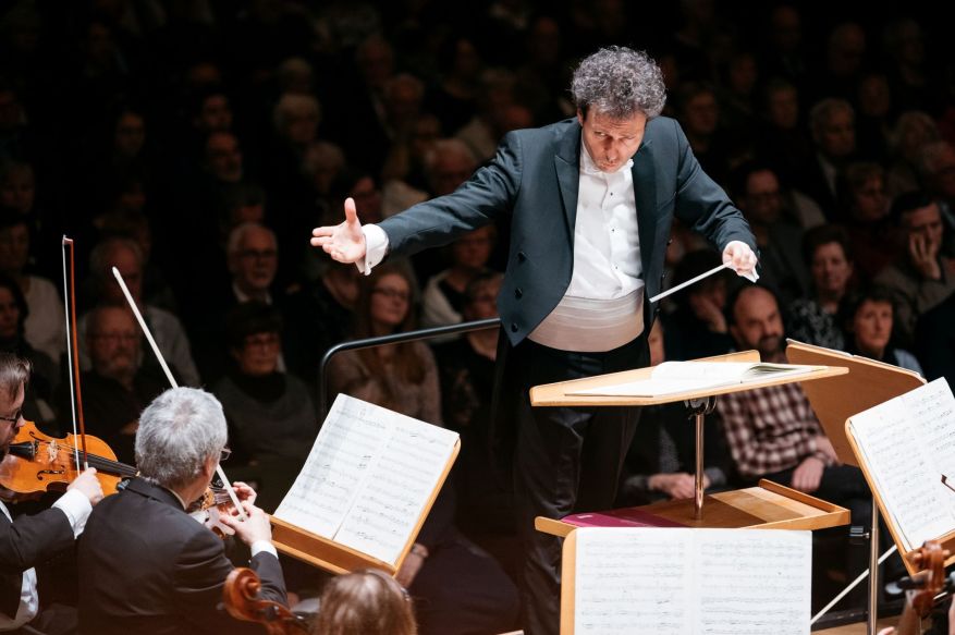 Simon Gaudenz und die Jenaer Philharmonie, Foto: JenaKultur, Christoph Worsch