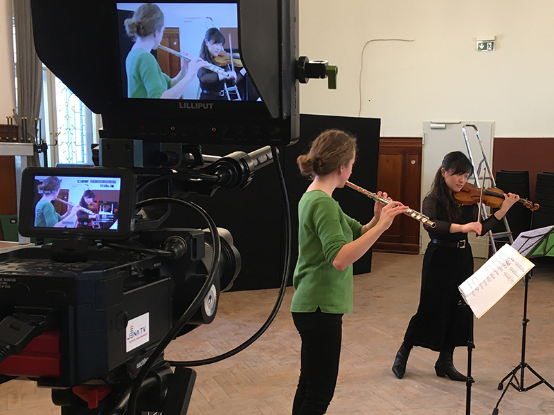 Pia Scheibe, Flöte und Zheng Liu, Violine, Foto: Eva Maria Liegl